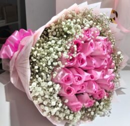 Pink roses x gypsophilas