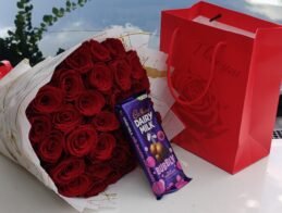 Red roses X Cadbury chocolate 87grms