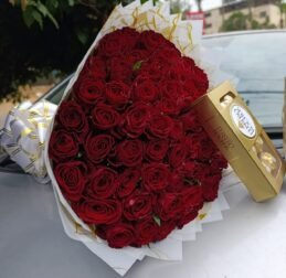 Large red roses bouquet X ferero rocher Chocolate